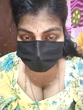 Snapshot of Nithiila chatting on September 25, 2025, 10:32 am Nithiila online show from September 25, 2025, 10:32 am