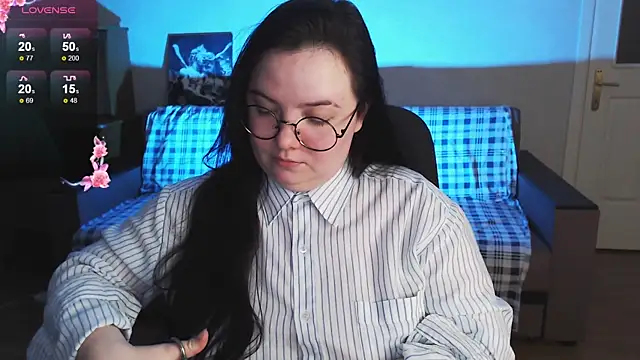 EmillyBones online show from April 4, 2026, 5:19 pm