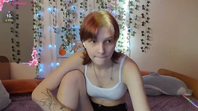 AudreyyKim online show from November 21, 2025, 8:02 am