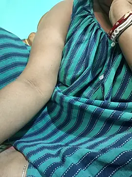 desi boudi87 online show from May 12, 2026, 5:19 pm