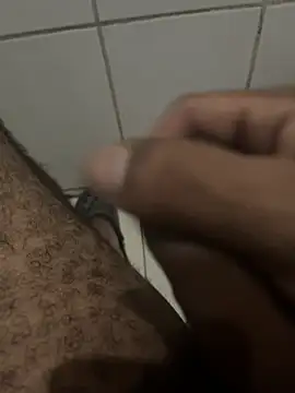 Snapshot of FromVnz chatting on October 27, 2025, 5:58 pm FromVnz online show from October 27, 2025, 5:58 pm