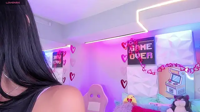 LindaWz  online show from February 15, 2026, 5:41 am