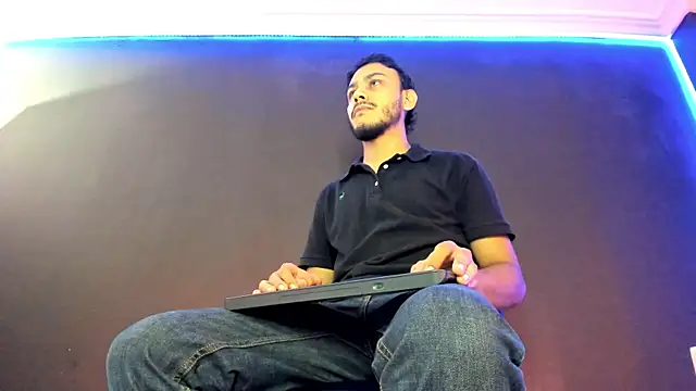 Boss Domiinator online show from April 8, 2026, 11:22 am