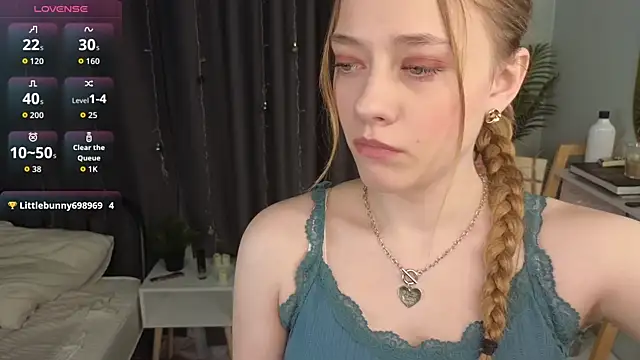 HollieCollelo online show from January 10, 2026, 3:24 am