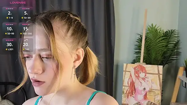 HollieCollelo online show from December 14, 2025, 3:57 am