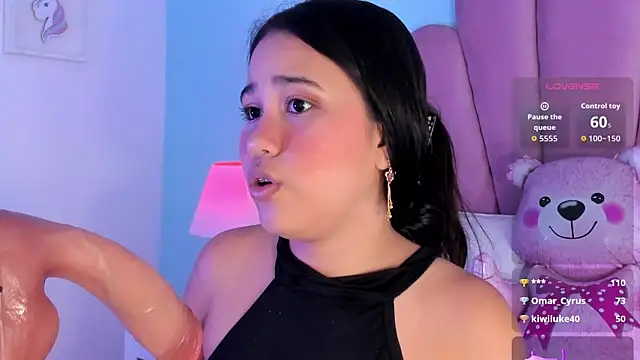 emma clarke  online show from October 3, 2025, 4:03 am