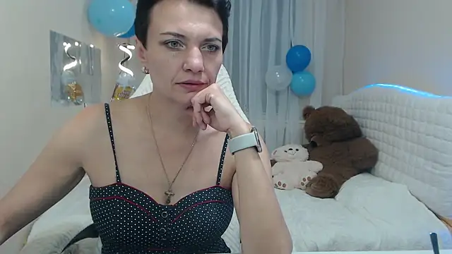 AvaSaturnian online show from September 19, 2025, 12:09 pm