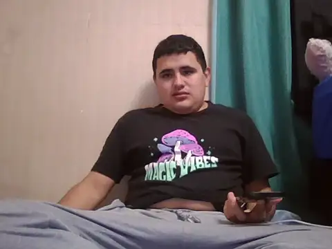 Snapshot of whitsblack chatting on September 21, 2025, 10:37 pm whitsblack online show from September 21, 2025, 10:37 pm