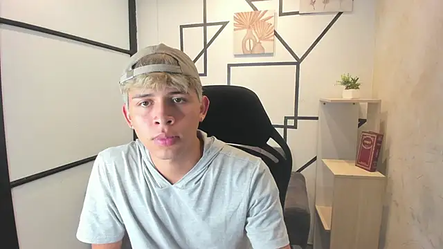 Snapshot of RyderStone_ chatting on October 7, 2025, 1:56 pm RyderStone online show from October 7, 2025, 1:56 pm