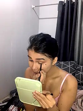 Snapshot of AngelHille chatting on October 26, 2025, 6:19 pm AngelHille online show from October 26, 2025, 6:19 pm