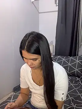 Snapshot of AngelHille chatting on December 5, 2025, 5:00 pm AngelHille online show from December 5, 2025, 5:00 pm