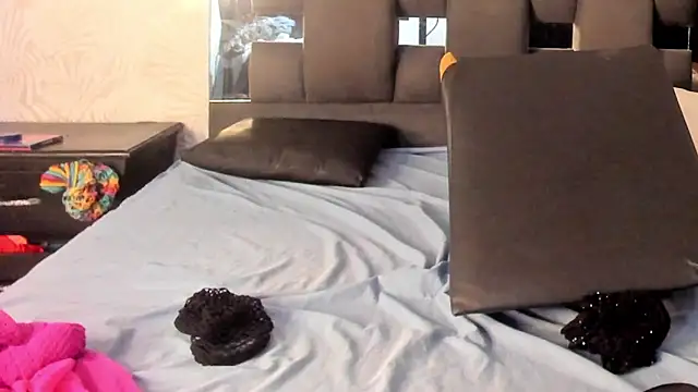 MissDiabla  online show from November 6, 2025, 11:53 pm