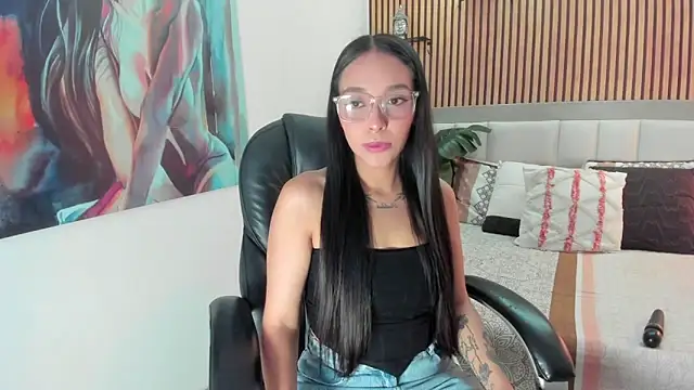 Roseaurora online show from December 17, 2025, 1:05 pm