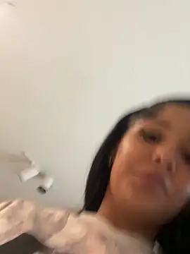 Prettygirl6070 online show from April 10, 2026, 9:11 pm