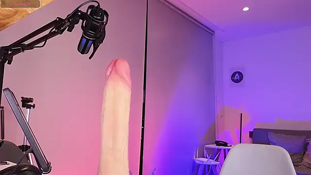 novafet online show from April 9, 2026, 1:51 am