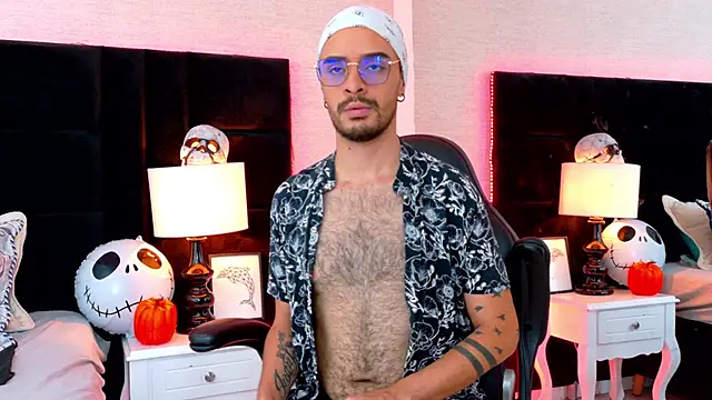 HairyDiamond  online show from October 16, 2025, 4:10 am