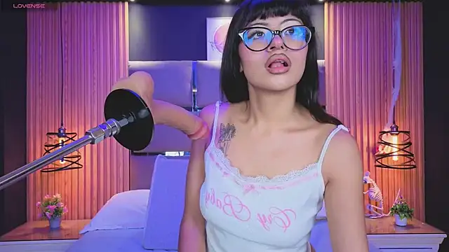 AlanaWalker9 online show from February 21, 2026, 3:41 am