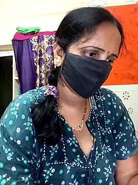 Snapshot of Mee_harini-telugupilla chatting on February 4, 2026, 4:24 pm Mee harini-telugupilla online show from February 4, 2026, 4:24 pm