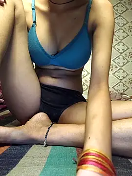 Snapshot of Aidakhan1212 chatting on February 20, 2026, 4:42 pm Aidakhan1212 online show from February 20, 2026, 4:42 pm