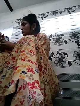 LUCKY cut online show from April 18, 2026, 2:25 am