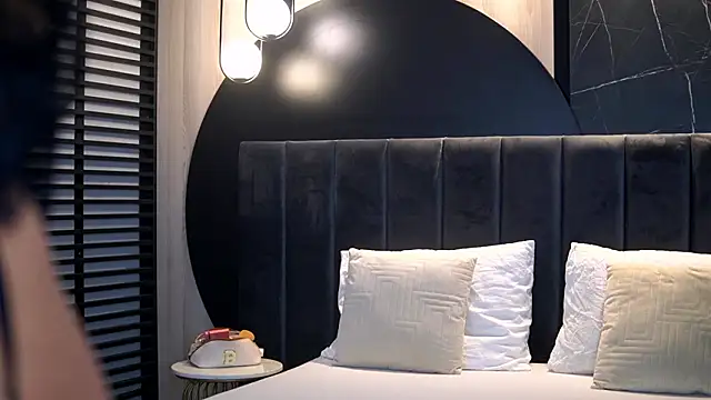 KylieKroftt online show from March 6, 2026, 8:48 pm