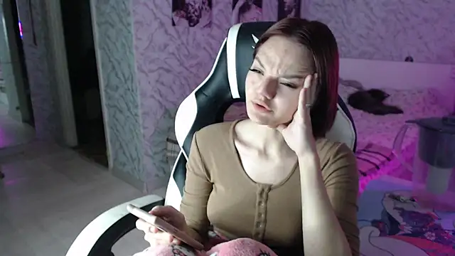 Kitti study online show from September 18, 2025, 3:26 pm