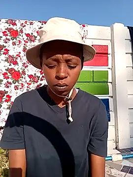 SweetSlenderChoc online show from April 10, 2026, 2:02 pm