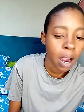 SweetSlenderChoc online show from April 16, 2026, 3:13 pm