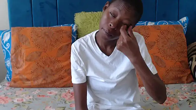 SweetSlenderChoc online show from March 25, 2026, 10:14 am