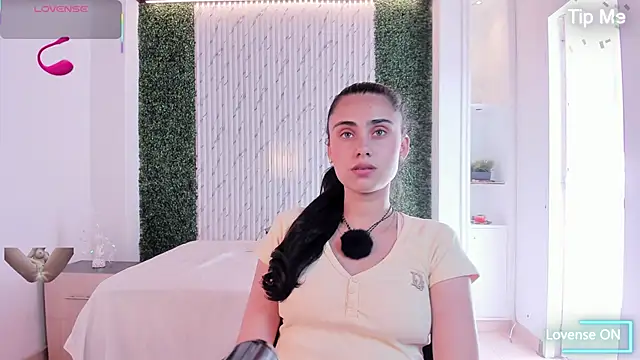 sofiapalacioss online show from March 31, 2026, 7:38 pm