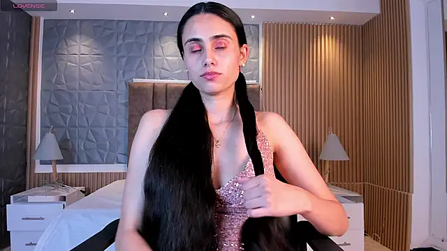 sofiapalacioss online show from November 8, 2025, 9:51 pm