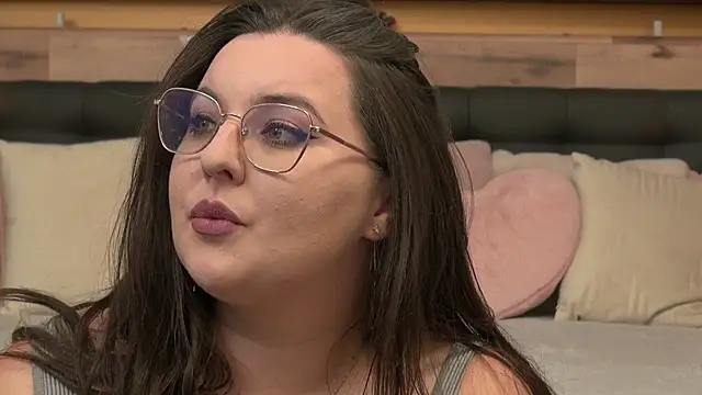 Mia Swano online show from July 25, 2026, 8:59 pm