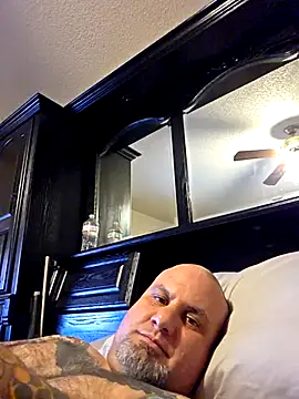 Snapshot of Kwillie chatting on October 30, 2025, 4:33 am Kwillie online show from October 30, 2025, 4:33 am