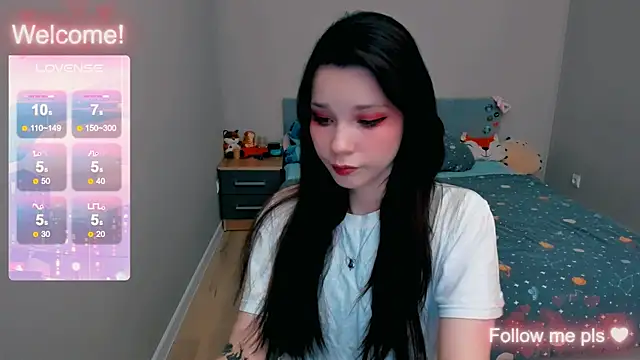 Snapshot of Kitten_Alissa chatting on October 27, 2025, 7:04 pm Kitten Alissa online show from October 27, 2025, 7:04 pm