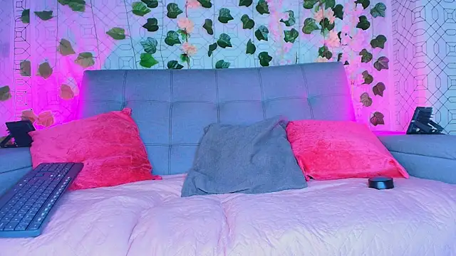 collet 1 online show from October 1, 2025, 11:58 am