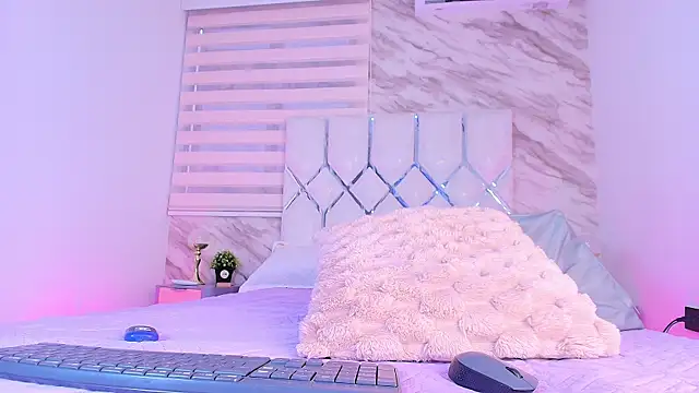 collet 1 online show from November 27, 2025, 12:05 pm