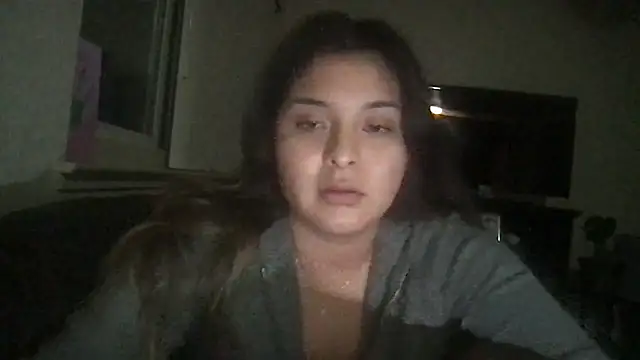 Snapshot of tinnnyym chatting on November 12, 2025, 5:33 am tinnnyym online show from November 12, 2025, 5:33 am