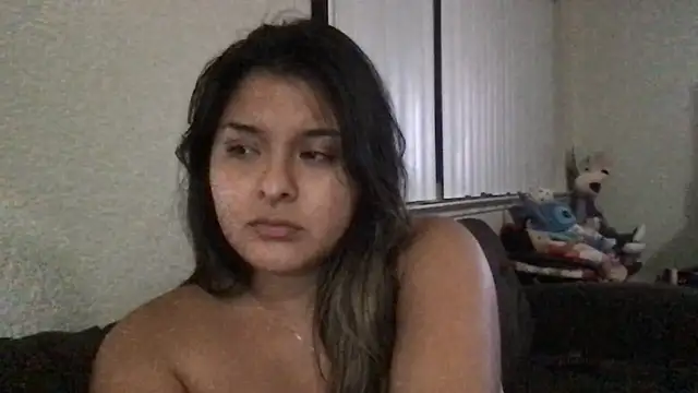 Snapshot of tinnnyym chatting on November 11, 2025, 6:30 am tinnnyym online show from November 11, 2025, 6:30 am