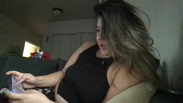 Snapshot of tinnnyym chatting on November 26, 2025, 6:30 pm tinnnyym online show from November 26, 2025, 6:30 pm