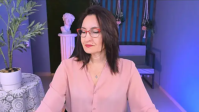 UnaTerra online show from November 21, 2025, 5:06 am