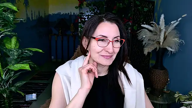 Snapshot of UnaTerra chatting on March 23, 2026, 5:29 am UnaTerra online show from March 23, 2026, 5:29 am