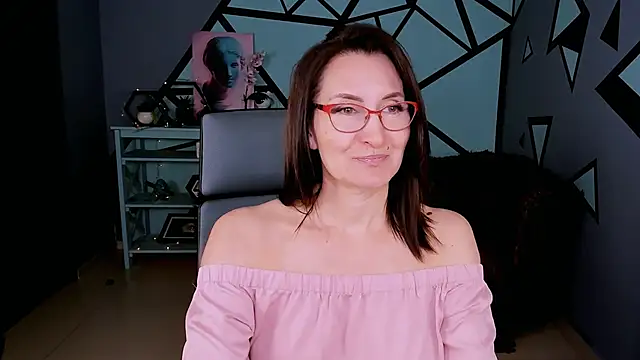 Snapshot of UnaTerra chatting on February 1, 2026, 9:18 am UnaTerra online show from February 1, 2026, 9:18 am