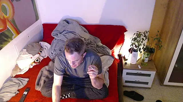 Snapshot of EdelHolz91 chatting on February 9, 2026, 4:27 pm EdelHolz91 online show from February 9, 2026, 4:27 pm