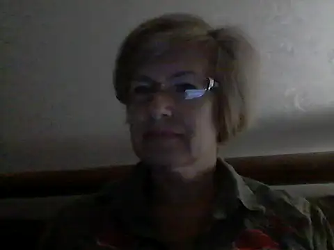 LucyLewisX online show from September 19, 2025, 7:40 pm