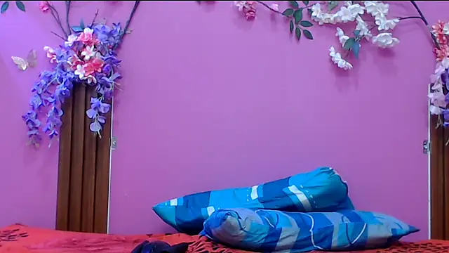 skinnysofia18 online show from October 30, 2025, 1:31 pm