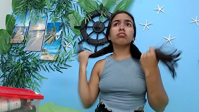 skinnysofia18 online show from July 24, 2026, 2:24 pm