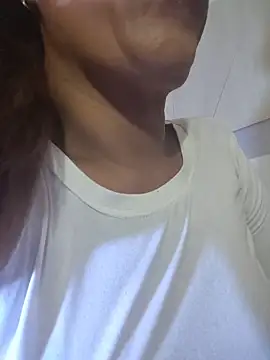 Kristal Bronw Lawren online show from November 25, 2025, 2:06 pm