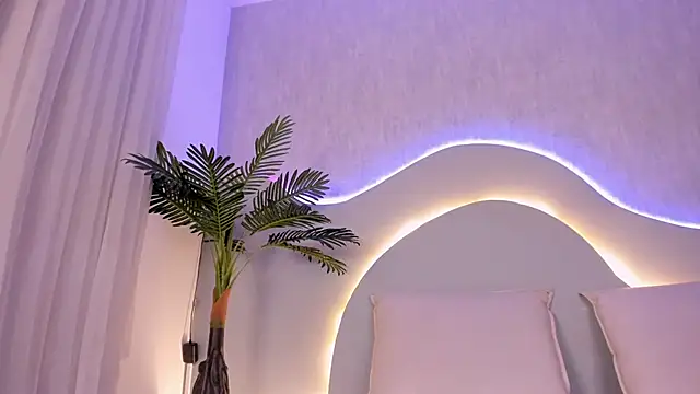 CannelaSmith online show from April 14, 2026, 12:43 pm