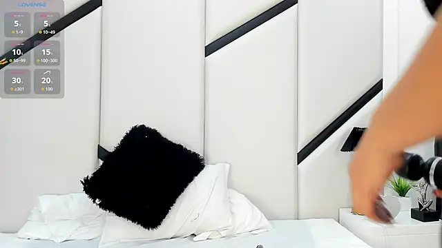 XimenaCosta online show from March 29, 2026, 12:29 pm