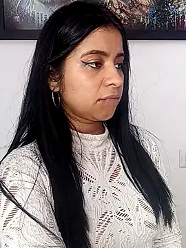 ValerieLove  online show from November 3, 2025, 7:50 pm